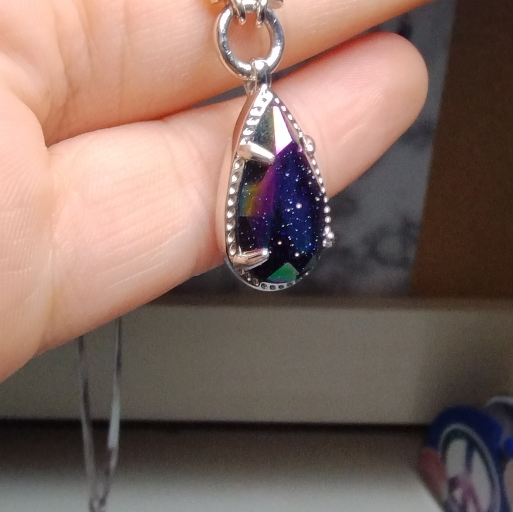 Kendra Scott Iridescent Goldstone Necklace - Picture 7 of 8